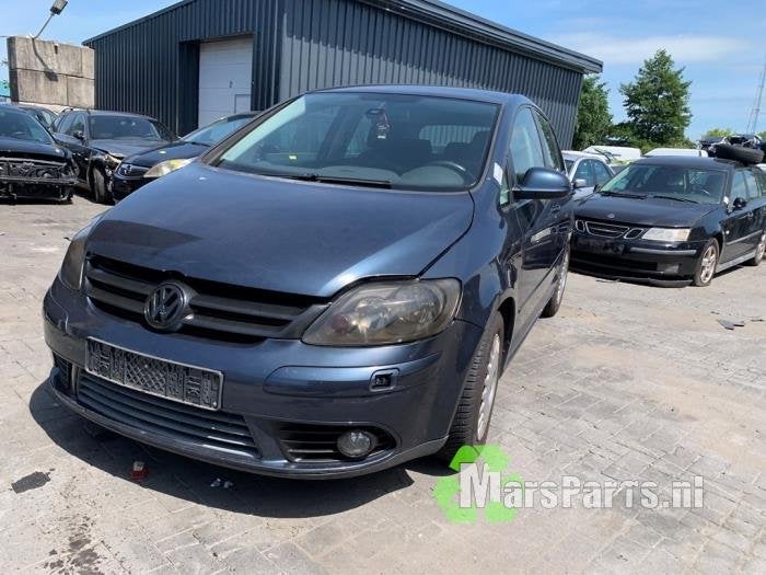 Fusee links-voor van een Volkswagen Golf Plus, Gebruikt, -, Volkswagen, -