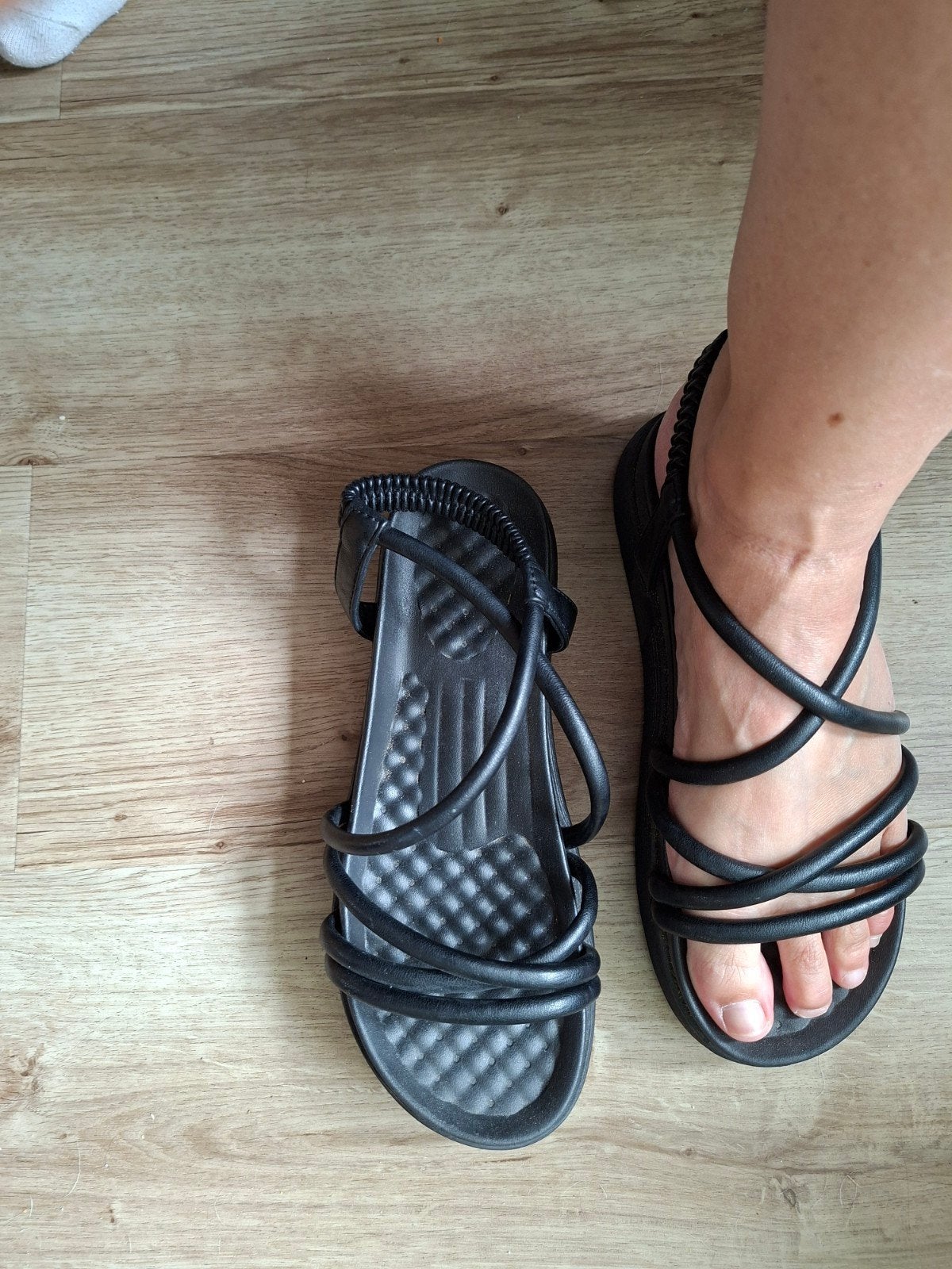 zandalen 38, Ophalen of Verzenden, Zo goed als nieuw, Sneakers of Gympen