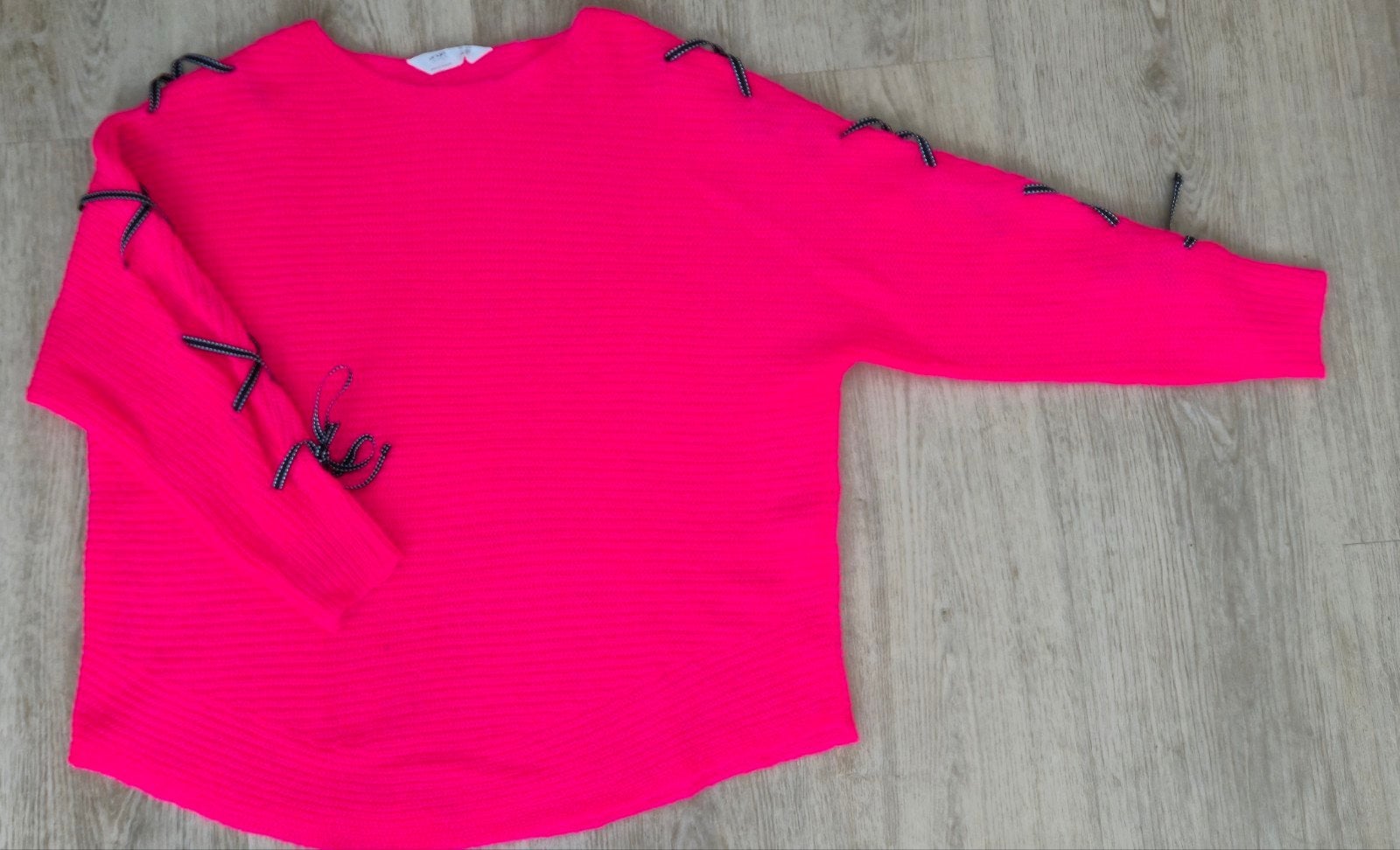 nieuw! roze trui met strikjes Angle of style 46-48, Kleding | Dames, Ophalen of Verzenden, Nieuw, Roze, Trui of Vest