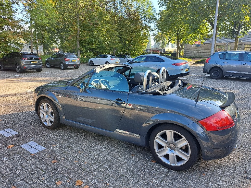 Audi TT 1.8 T Roadster Quattro 165KW 2004 Grijs, Auto's, Dealer onderhouden, Zwart, Cabriolet, Handgeschakeld