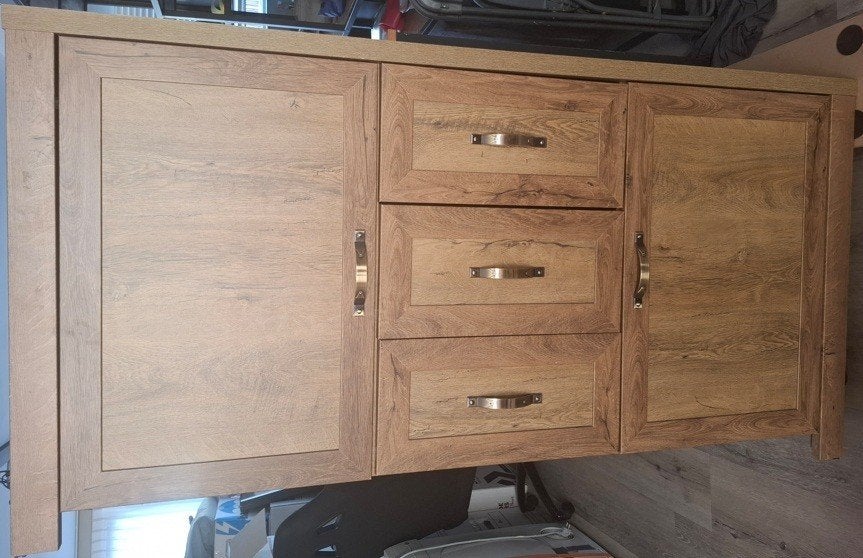 Stevig dressoir - Ophalen tegen elk aannemelijk bod, Huis en Inrichting, Kasten | Dressoirs, Gebruikt, 100 tot 150 cm, 25 tot 50 cm