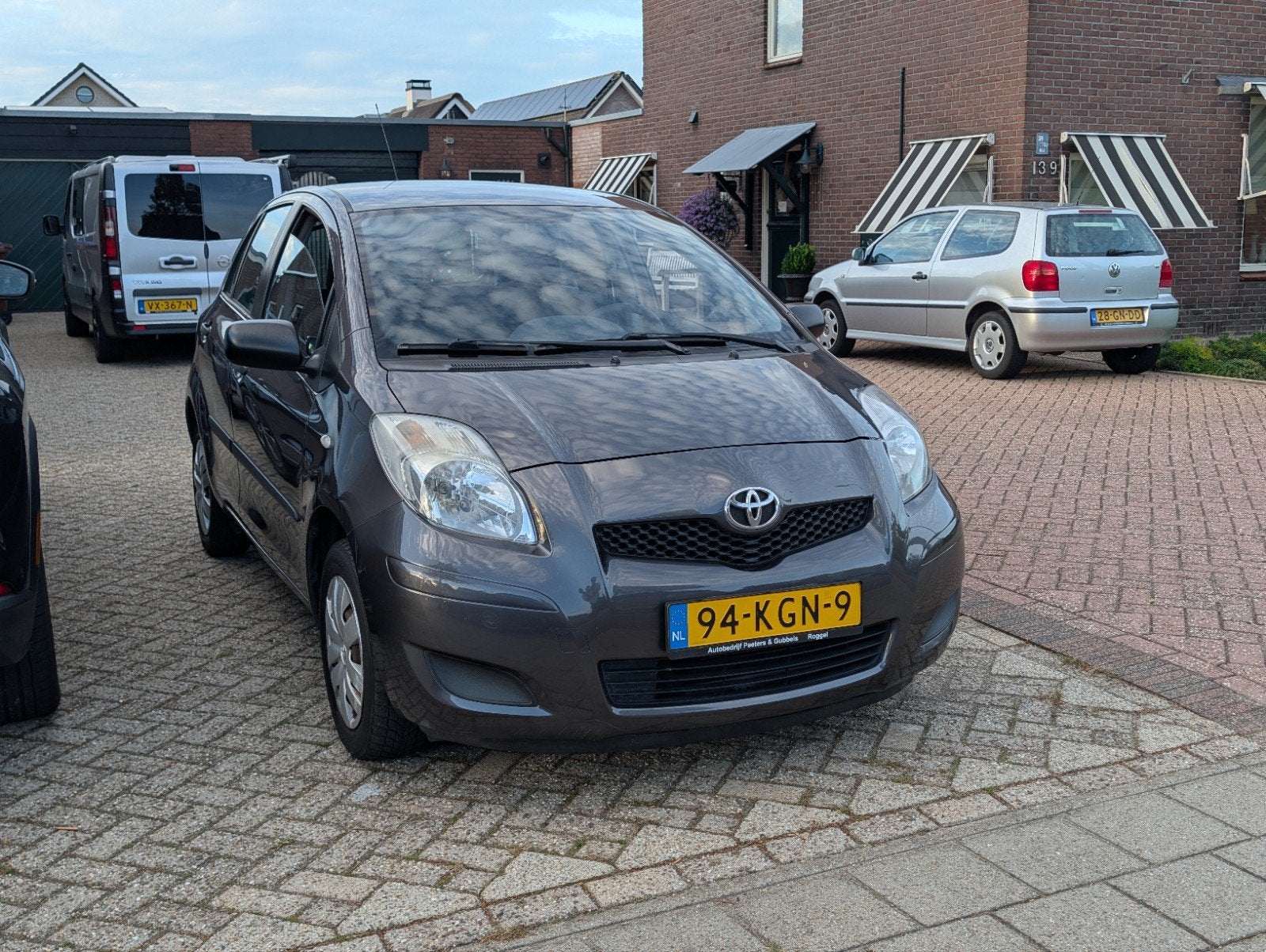 Toyota Yaris 1.0 12V Vvt-i 5DR Terra 2009 Grijs, Voorwielaandrijving, 40 €/maand, 750 kg, Handgeschakeld