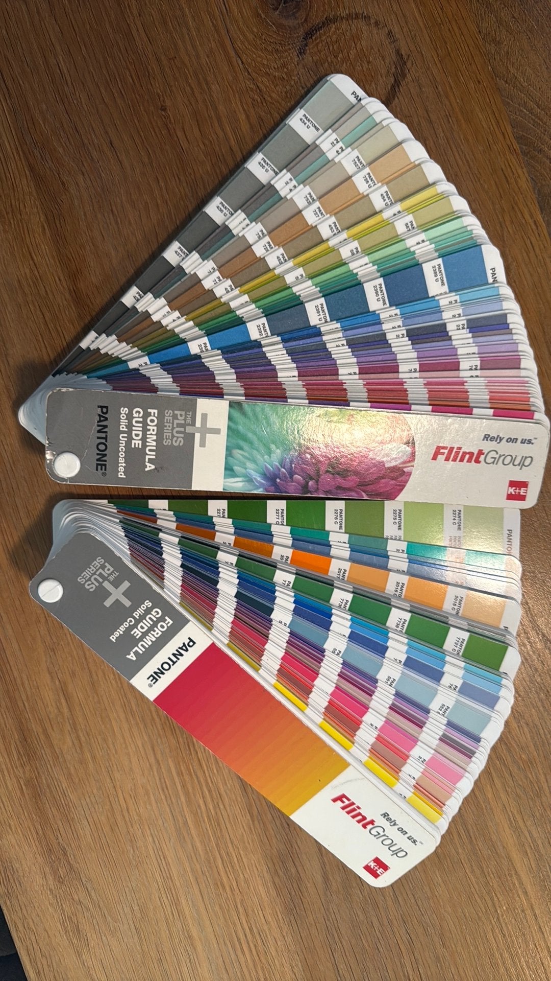 Pantone waaiers PMS kleuren solid coated + uncoated, Ophalen of Verzenden