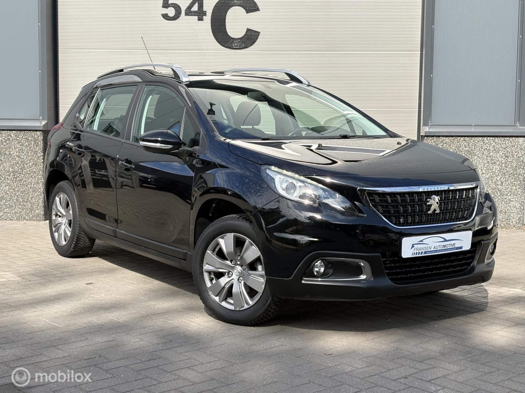 Peugeot 2008 1.2 PureTech Blue Lion Trekhaak/Pano/Airco, Auto's, Voorwielaandrijving, Stof, 1199 cc, 82 pk