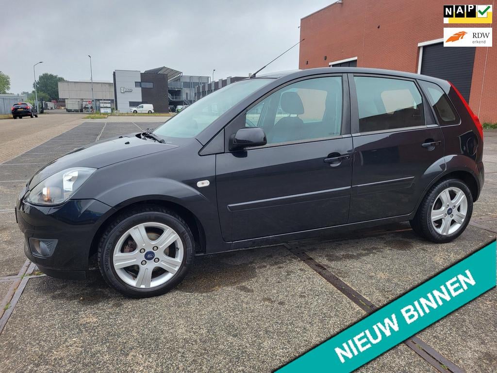 Ford Fiesta 1.3-8V Futura XL NWE APK, 1299 cc, Stof, 4 cilinders, Parkeersensor