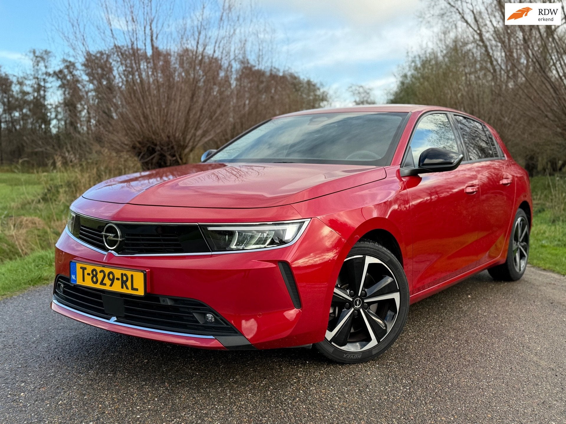 Opel Astra 1.6 Hybrid Edition Automaat Camera Apple Carplay/, Auto's, Stof, Gebruikt, 4 cilinders, 150 pk