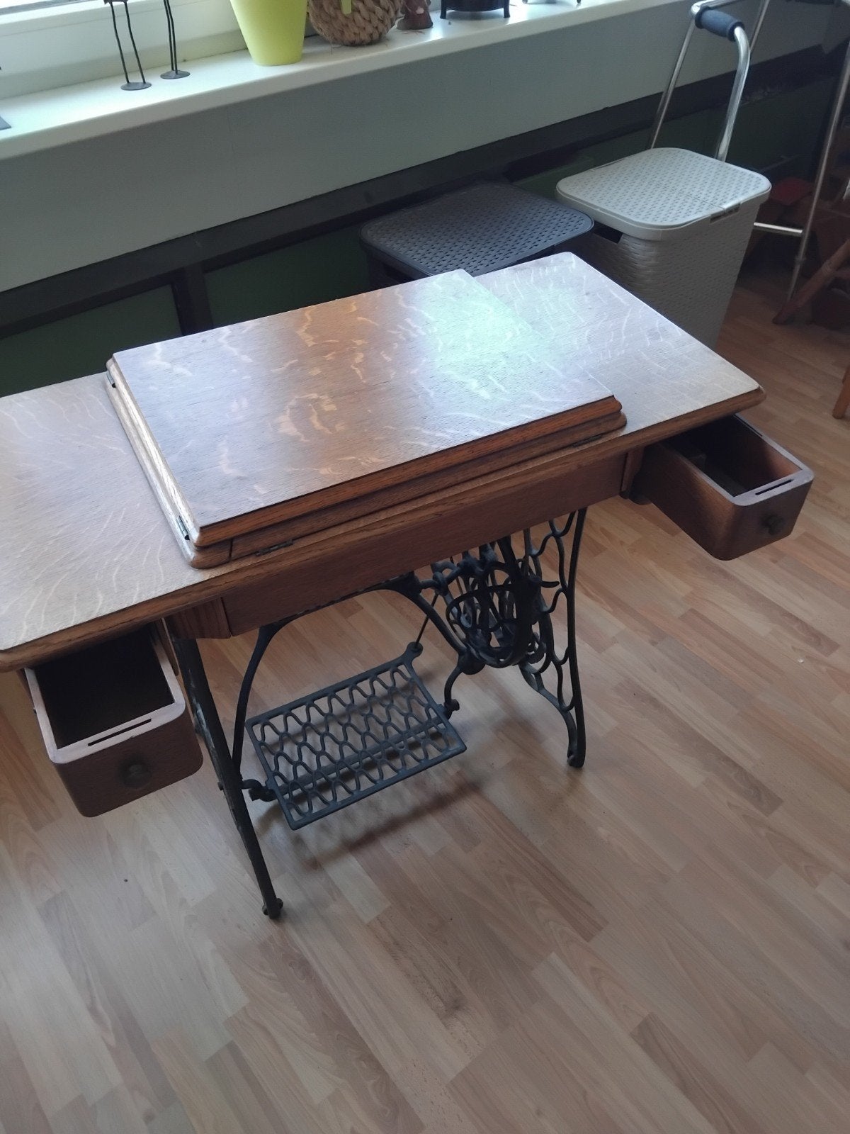 Antieke Singer Naaimachine met Meubel en Accessoires, Antiek en Kunst, Ophalen