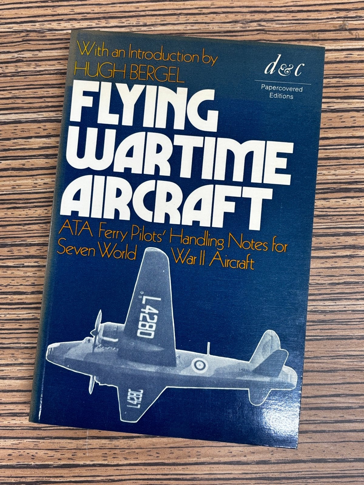 Flying wartime aircraft, Ophalen of Verzenden, Tweede Wereldoorlog, Zo goed als nieuw