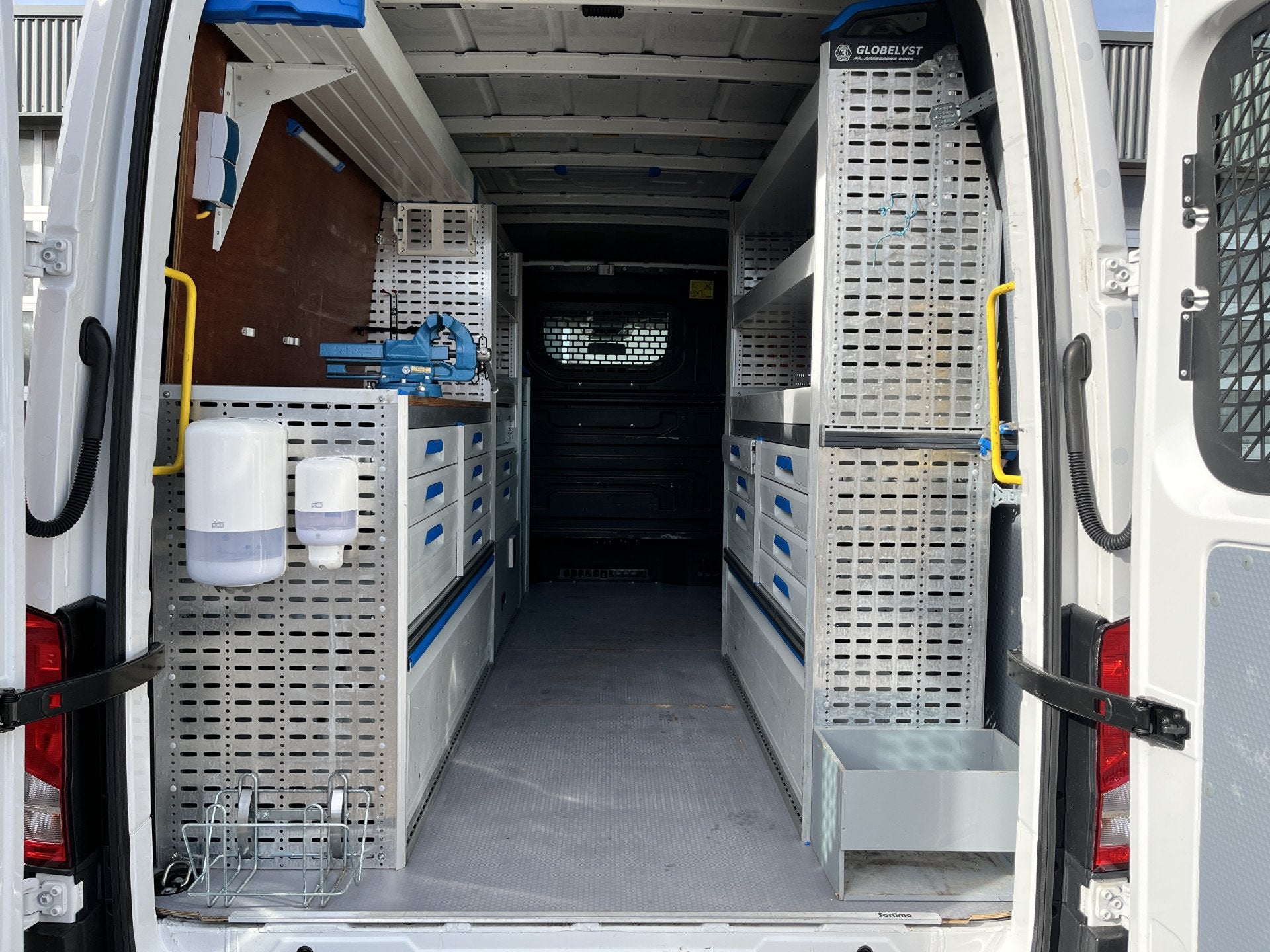 Volkswagen Crafter 35 2.0 TDI L3H3 Werkplaats inrichting Act, Stof, Gebruikt, 4 cilinders, Volkswagen