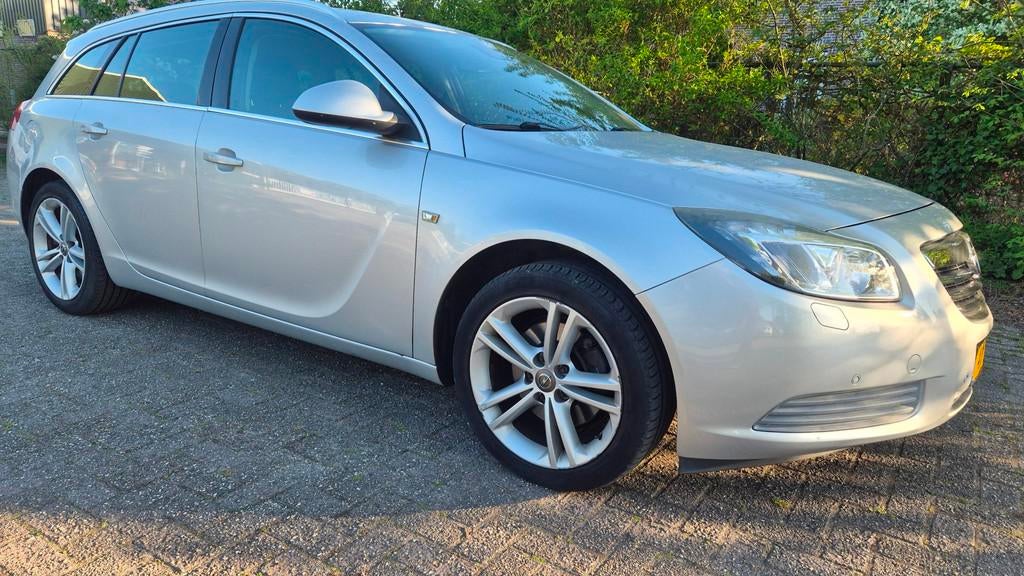Opel Insignia Sports Tourer 1.6 T Cosmo NIEUWE APK ZEER COMP, Euro 5, Gebruikt, 4 cilinders, Leder en Stof