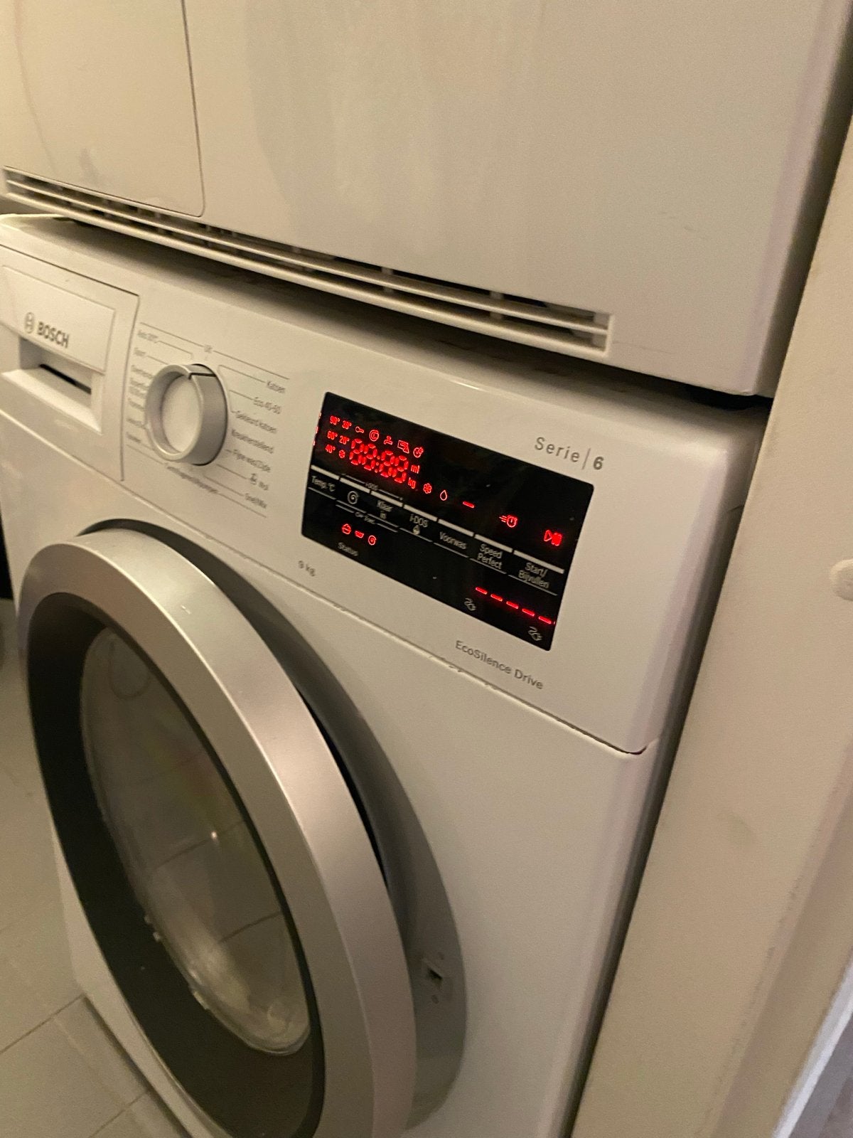 Bosch Serie 6 i-DOS Wasmachine 9kg EcoSilence Drive, Ophalen, 1200 tot 1600 toeren, 8 tot 10 kg, Voorlader