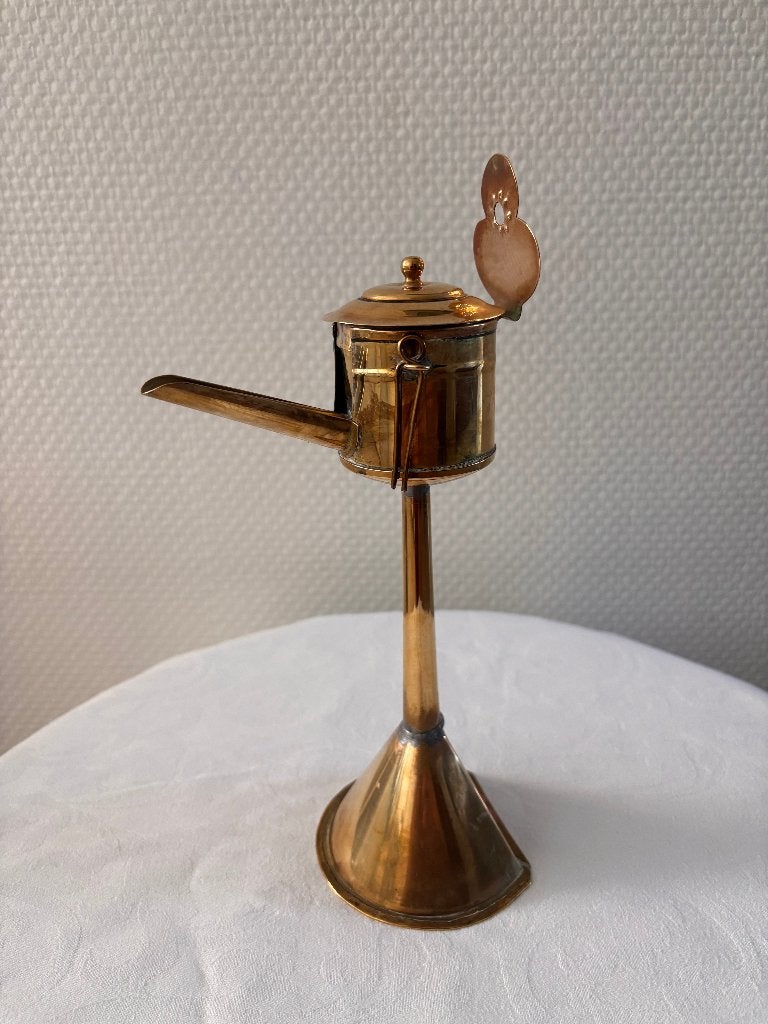 Antieke 'snotneus', een traditionele olielamp van messing., Antiek en Kunst, Antiek | Koper en Brons, Ophalen of Verzenden, Koper