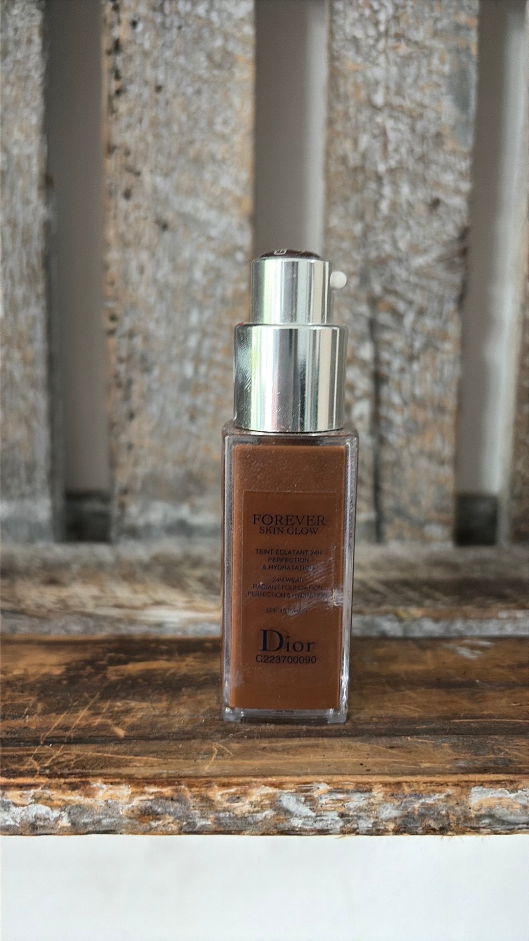 Dior Forever Skin Glow Foundation 9N, Ophalen of Verzenden, Zo goed als nieuw, Beige, Gehele gezicht
