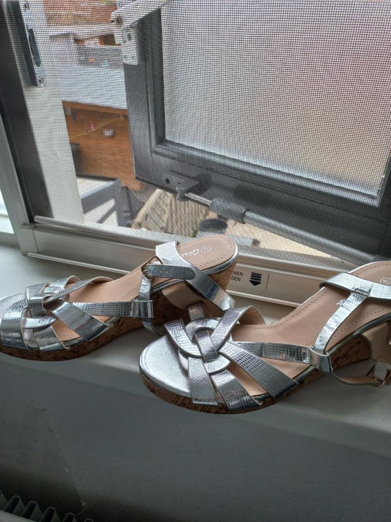 9 p mooie damesschoenen + enkellaarsjes maat 39 (prijs is al, Kleding | Dames, Schoenen, Ophalen of Verzenden, Zo goed als nieuw