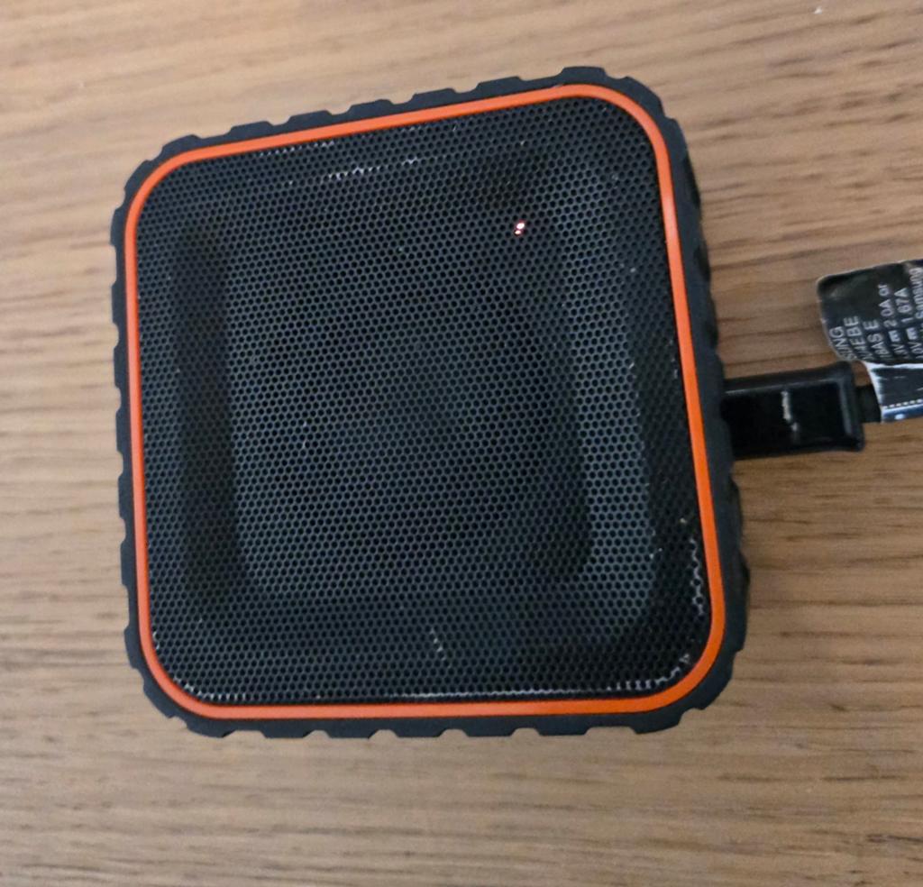Compacte DIFRNCE Bluetooth Speaker, Ophalen of Verzenden, Gebruikt, Minder dan 60 watt, Overige typen