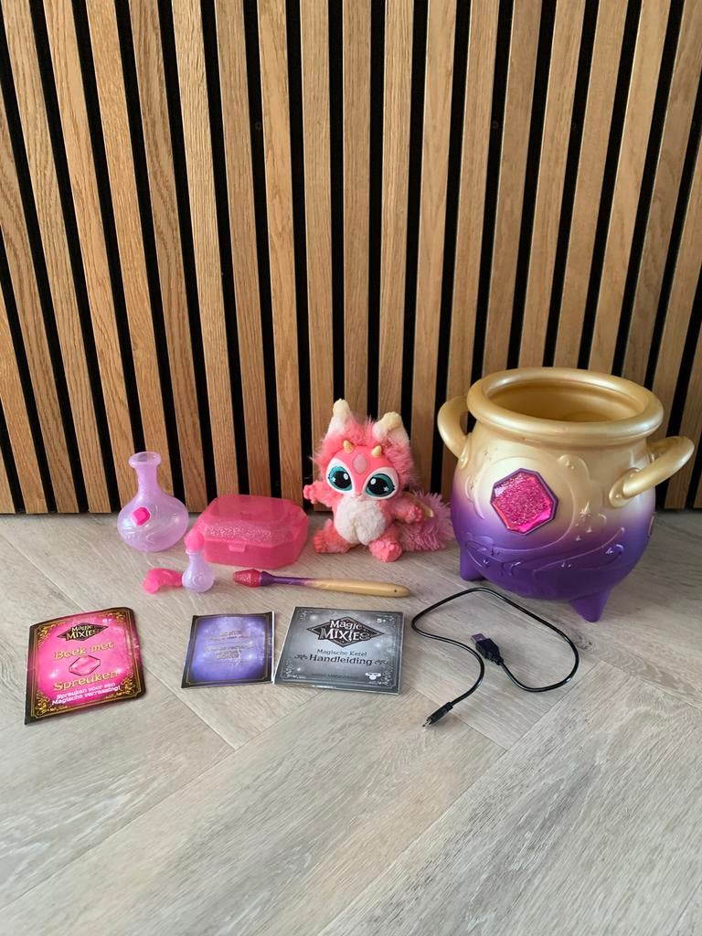 Magic Mixies ketel en knuffel compleet, Kinderen en Baby's, Speelgoed | Overig, Zo goed als nieuw, Jongen of Meisje, Ophalen of Verzenden