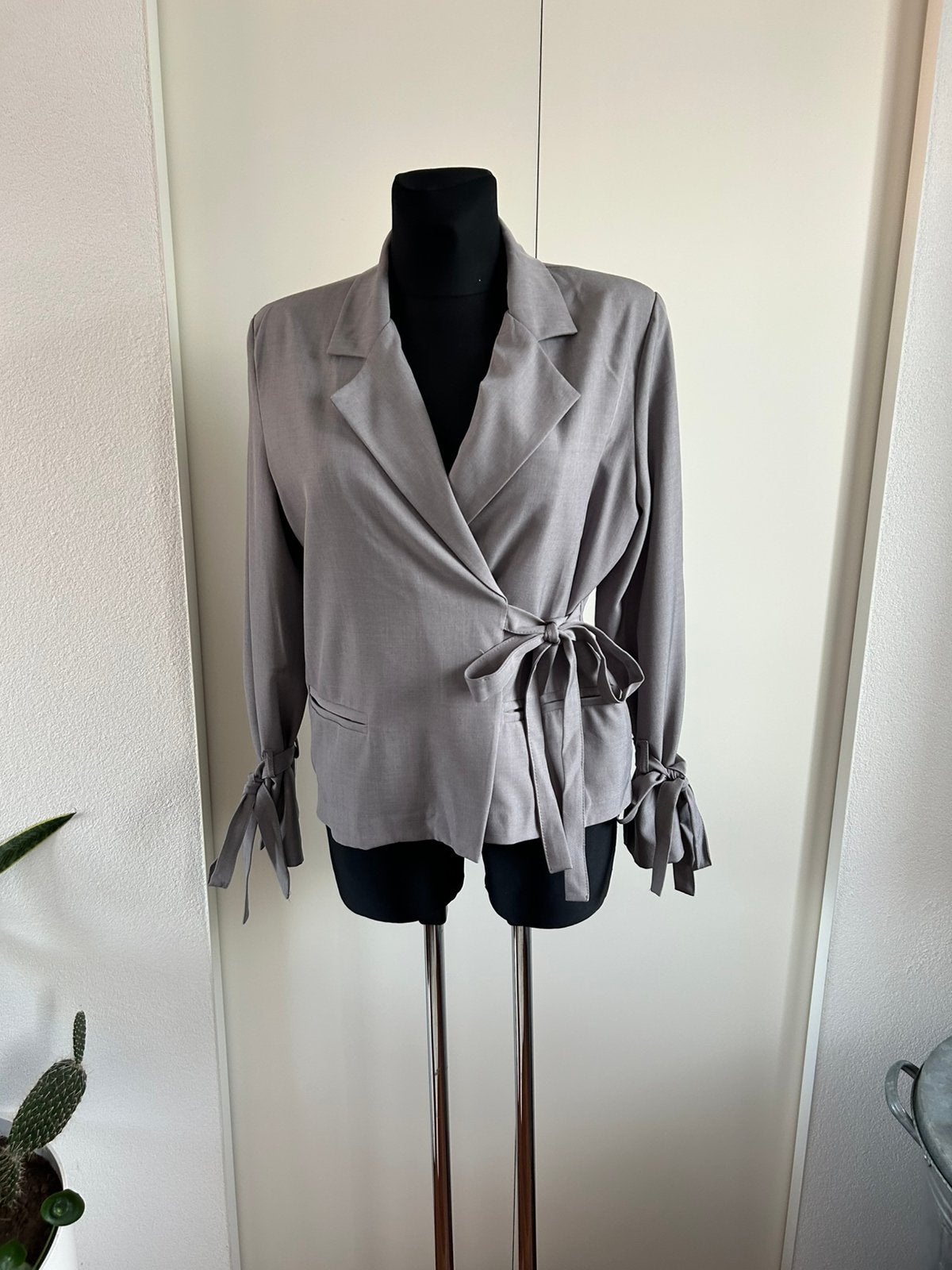Grijze blazer Ambika maat M/L, Maat 38/40 (M), Nieuw, Ophalen of Verzenden, Jasje
