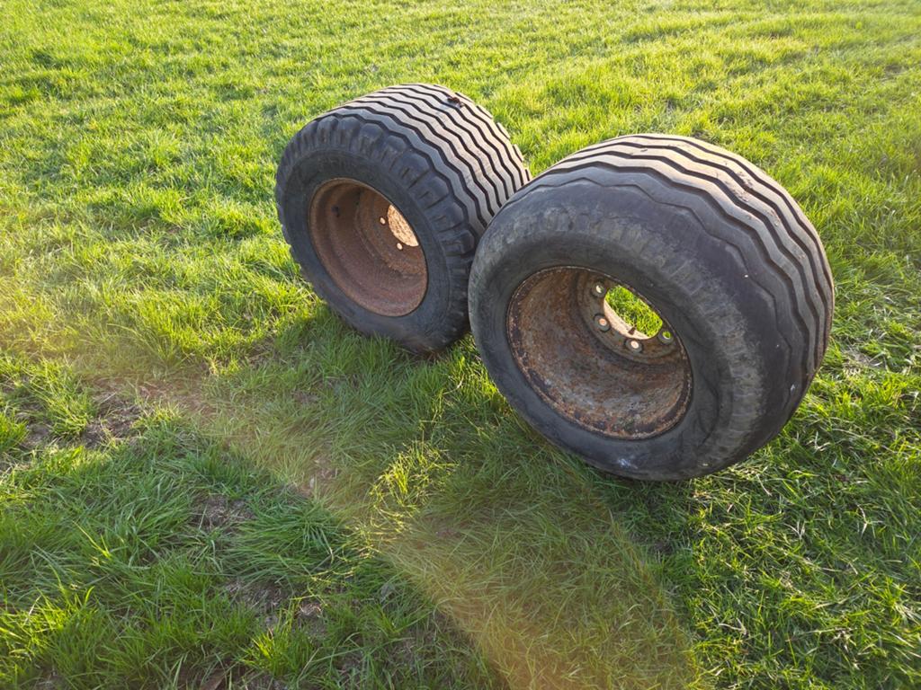 Landbouwbanden 19.0/45 R17, Ophalen