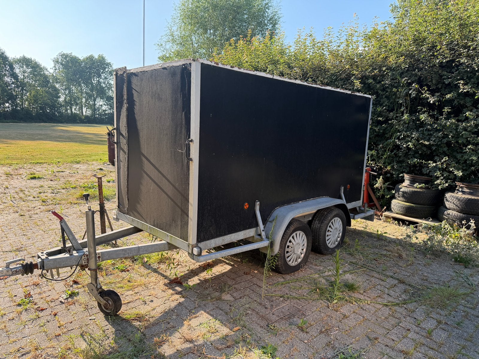 Dichte dubbel-asser met kenteken, Ophalen, Gebruikt