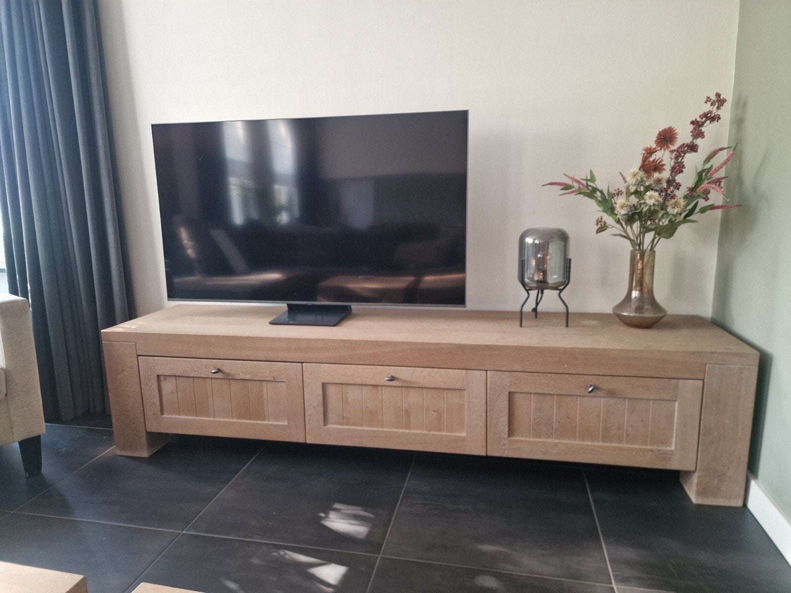 Prachtige massief houten tv-meubel met lades en klep, Ophalen, Gebruikt, 200 cm of meer, Minder dan 100 cm