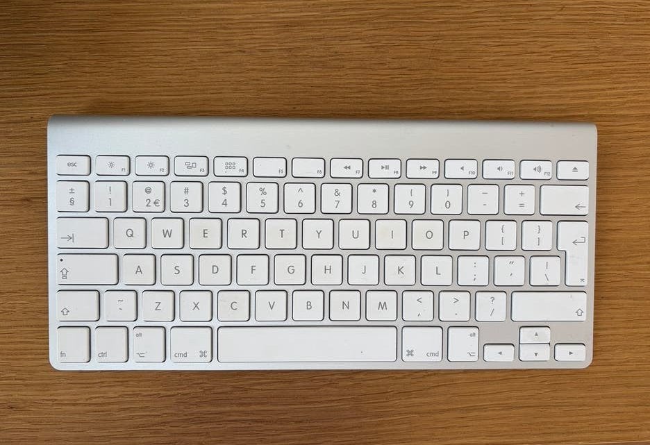 Apple Wireless Toetsenbord bluetooth A1314 - Qwerty, Ophalen of Verzenden, Qwerty, Gebruikt, Draadloos