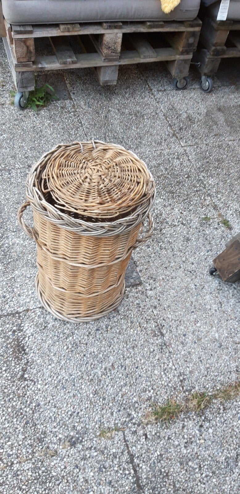 Hoge mand retro, Ophalen, Gebruikt, Rechthoekig, Riet