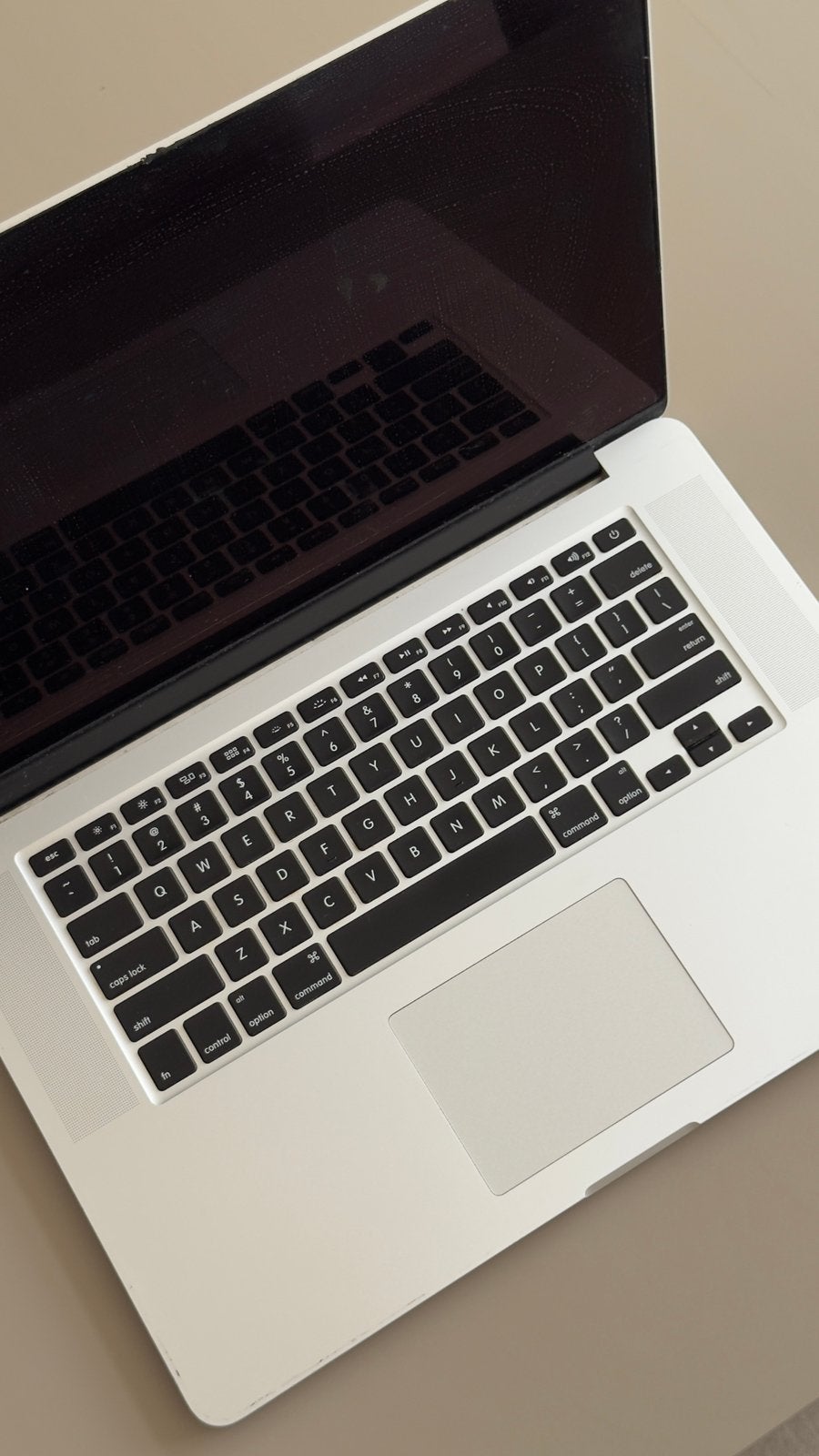 Foto 5 van Defect! MacBook Pro 15-inch Retina (Mid 2015)