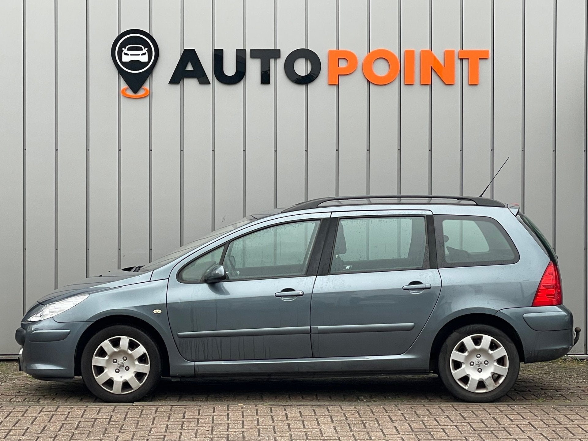 Peugeot 307 Break 2.0-16V XS INRUILKOOPJE, Auto's, Stof, Gebruikt, Zwart, 4 cilinders