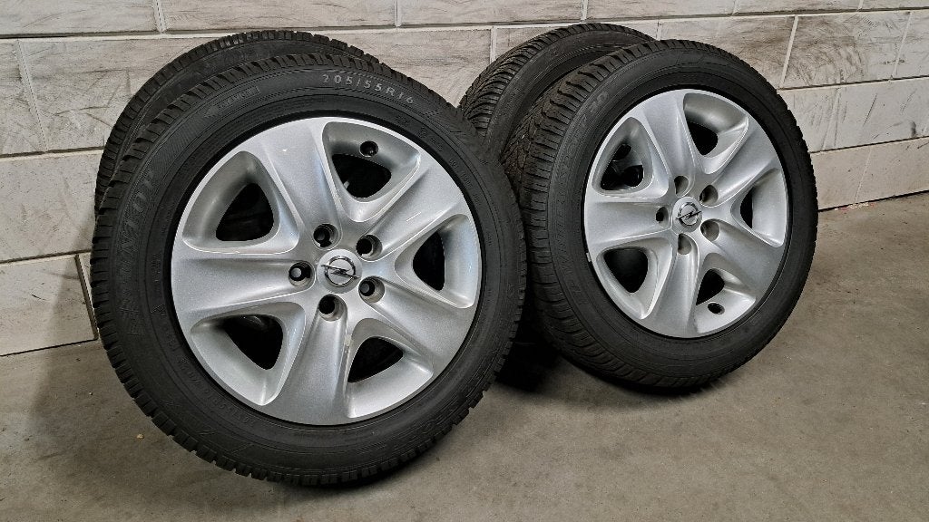 Banden Astra H Vectra Meriva 205/55/16 goed profiel!, Auto-onderdelen, Banden en Velgen, Gebruikt, 16 inch, Banden en Velgen, Personenwagen