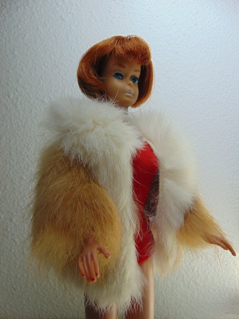 Barbie Mattel vintage bontjas, Ophalen of Verzenden, Zo goed als nieuw, Pop