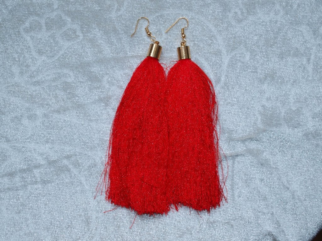 oorbellen van kwastje rood lang, Overige materialen, Hangers, Nieuw, Ophalen of Verzenden