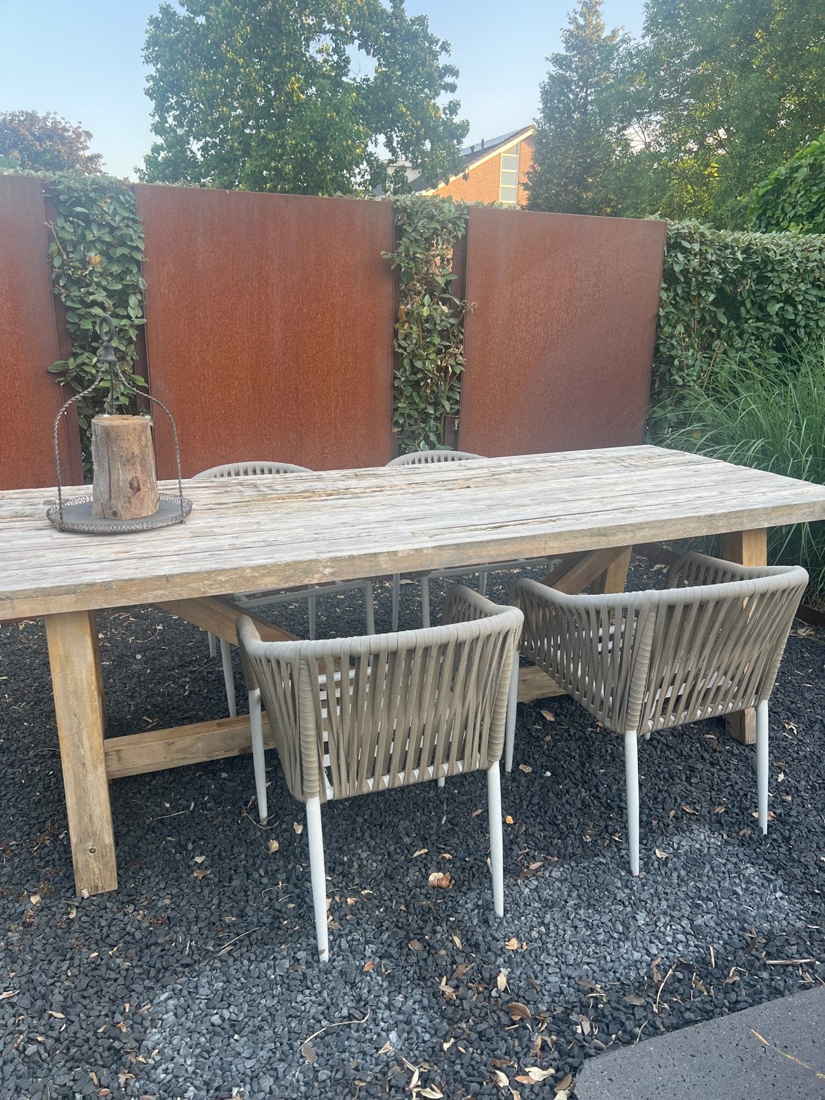 Robuuste houten tuintafel met 4 stoelen, Ophalen, Gebruikt, Hout