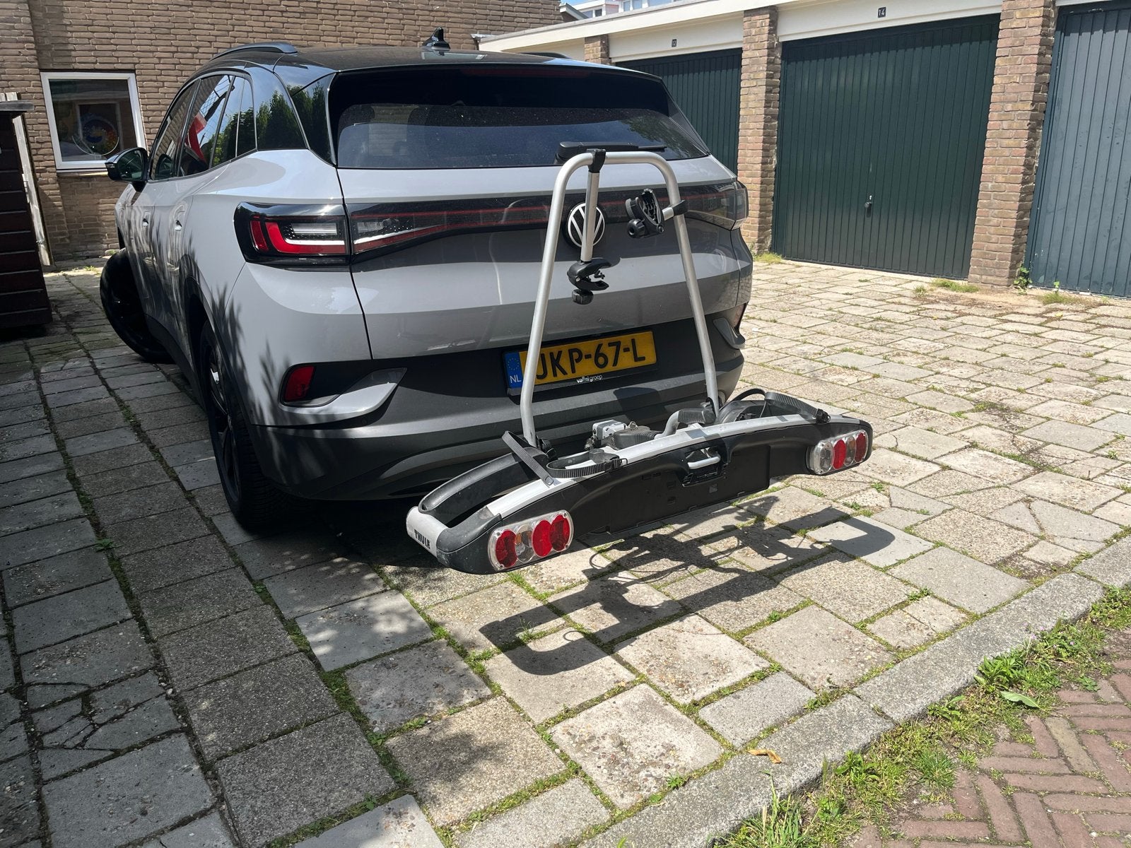 Te huur: Thule kantelbare fietsendrager EC908 voor 2 fietsen, Ophalen, 2 fietsen, Gebruikt, Trekhaakdrager