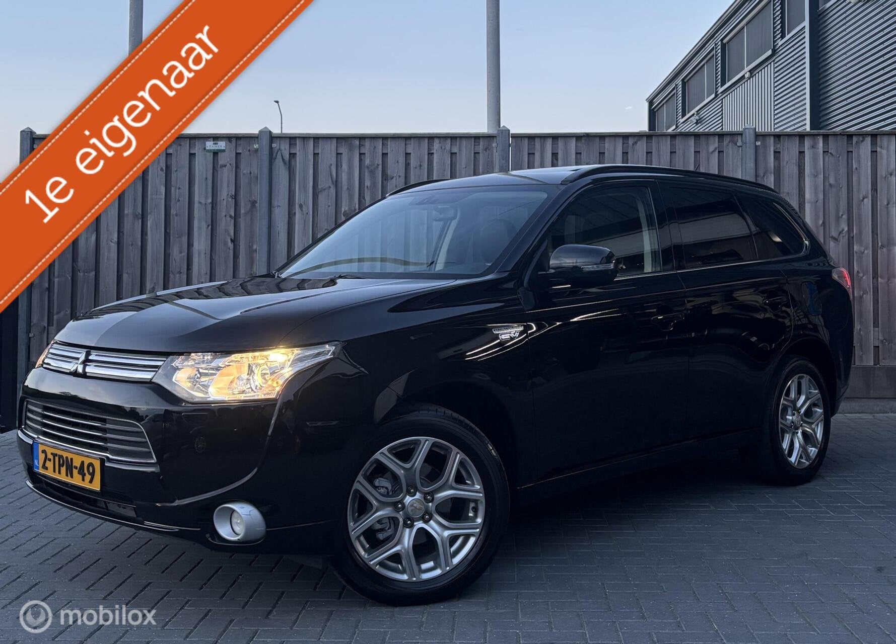 Mitsubishi Outlander 2.0 PHEV Instyle/1E EIGENAAR/LEDER/DAK, Auto's, Zwart, 4 cilinders, Zwart, Bedrijf