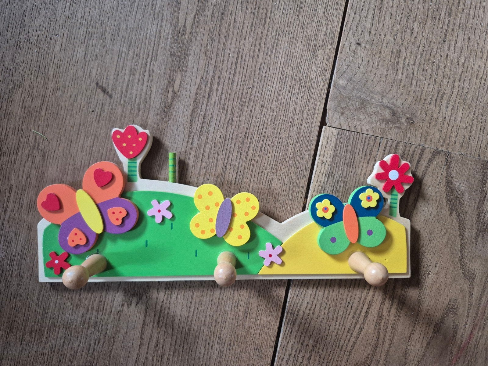 Leuke houten kinderkapstok met vlinders en bloemen, Ophalen, Gebruikt, Minder dan 100 cm, Kinderkapstok