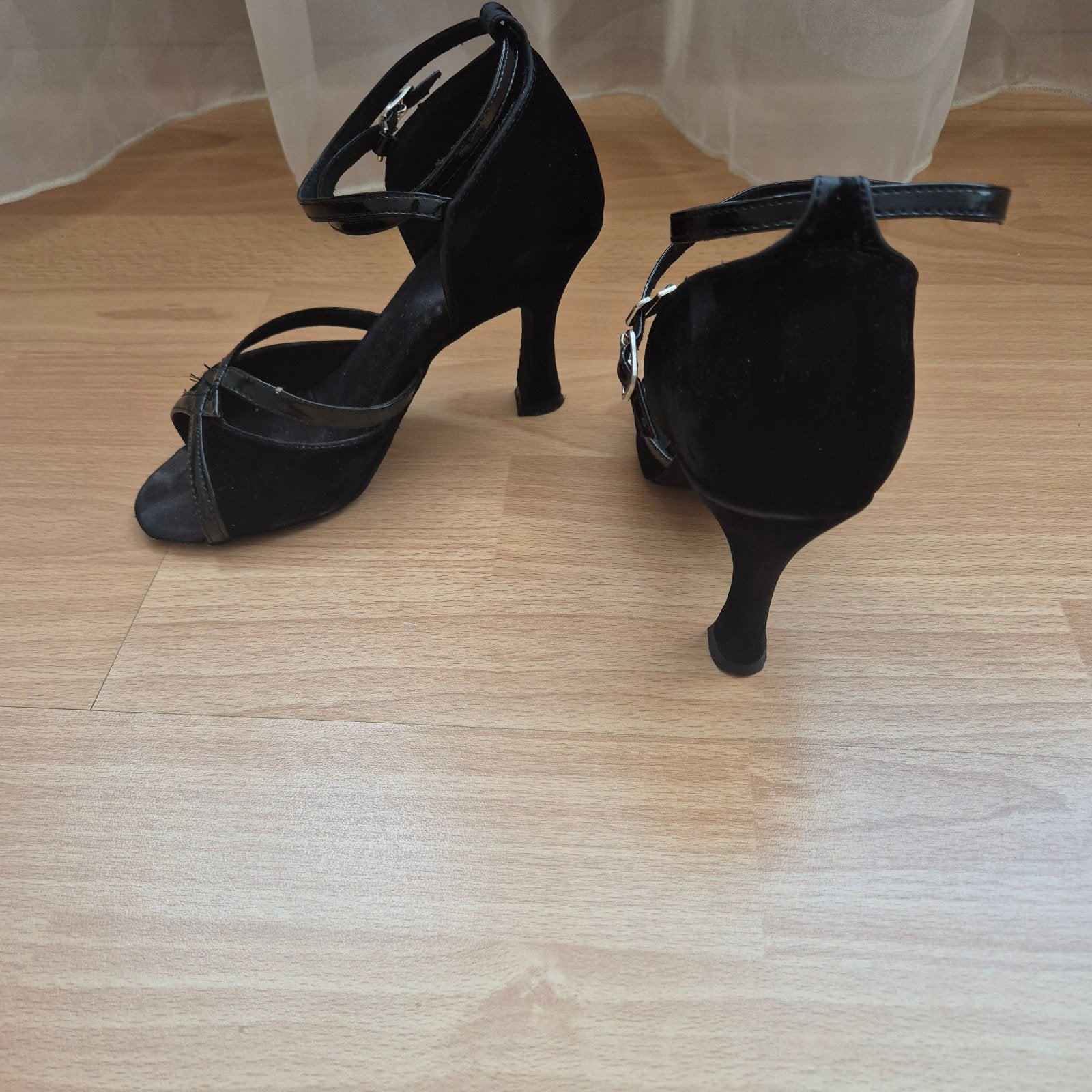 Dans schoen dames, Ophalen of Verzenden, Zo goed als nieuw, Sneakers of Gympen