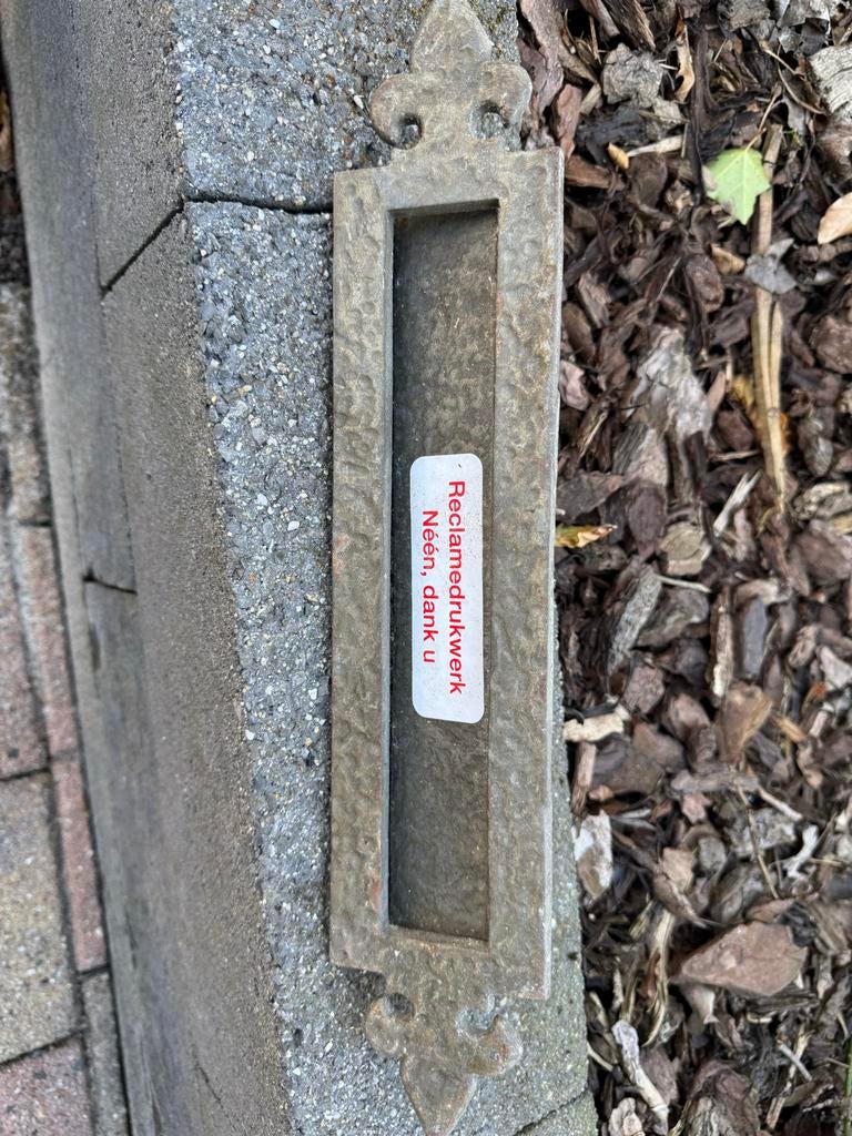 Antieke brievenbus klep, Ophalen of Verzenden, Gebruikt, IJzer, Brievenbusklep