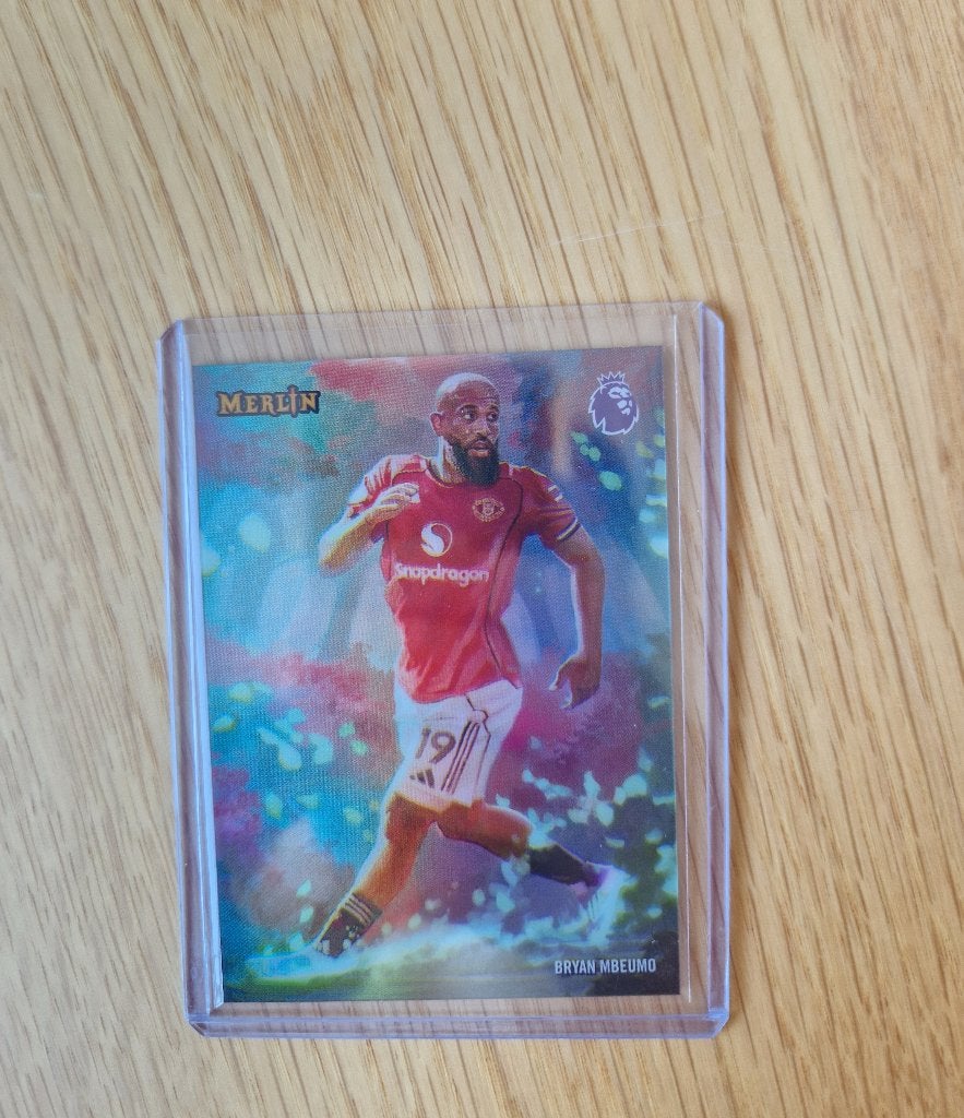 Topps Merlin EPL Bryan Mbeumo Merlin's Mythical Art Case Hit, Ophalen of Verzenden, Nieuw, Buitenlandse clubs, Spelerskaart