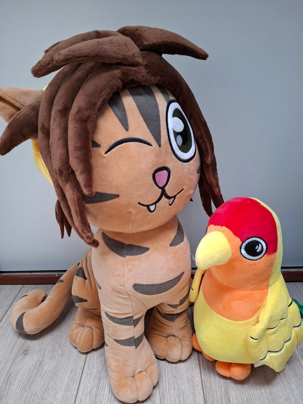 Grote knuffel kat en papegaai, Ophalen of Verzenden, Zo goed als nieuw, Bruin, Kat