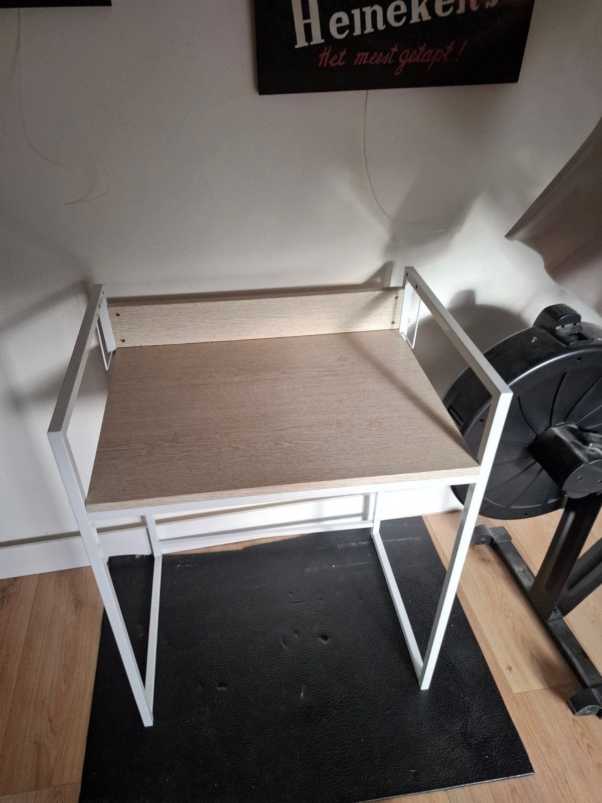 IKEA bureau - Compact en stijlvol, Hout, Ophalen of Verzenden, Zo goed als nieuw, IKEA