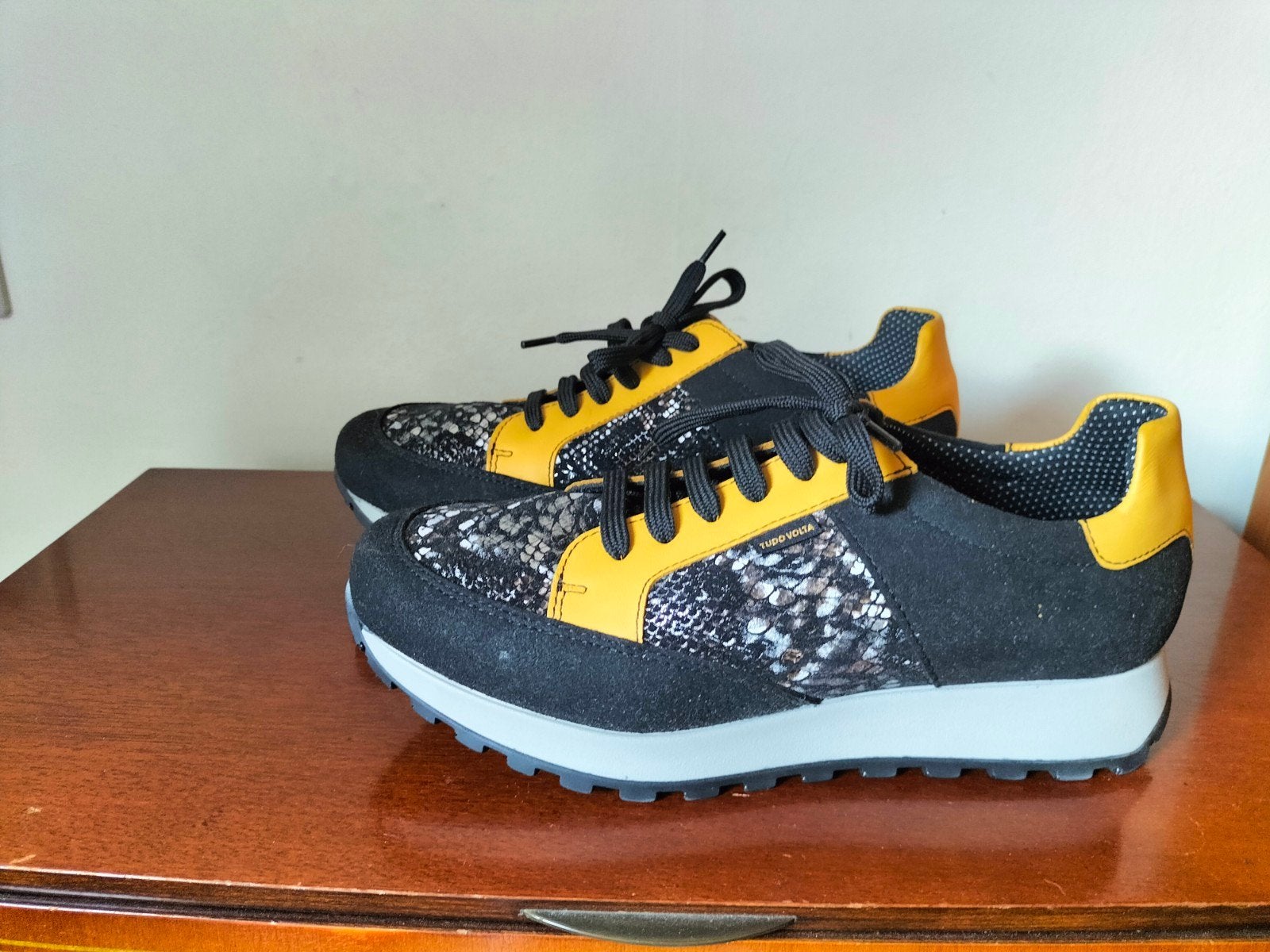 sneakers van Tudo Volta maat 39, Ophalen, Tudo Volta, Zwart, Nieuw