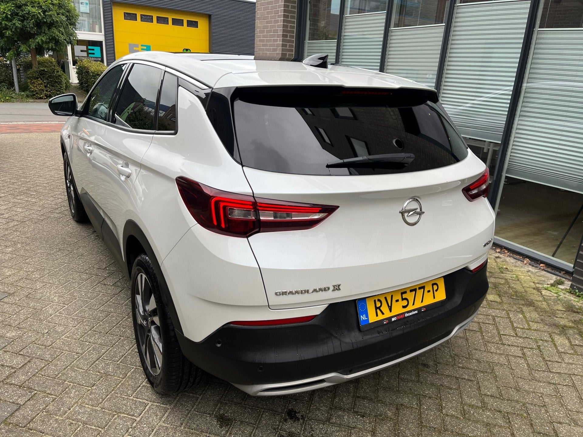 Opel Grandland X 1.2 Turbo Innovation! PDC! Boekjes! Leder!, Auto's, Voorwielaandrijving, Gebruikt, 1199 cc, Wit