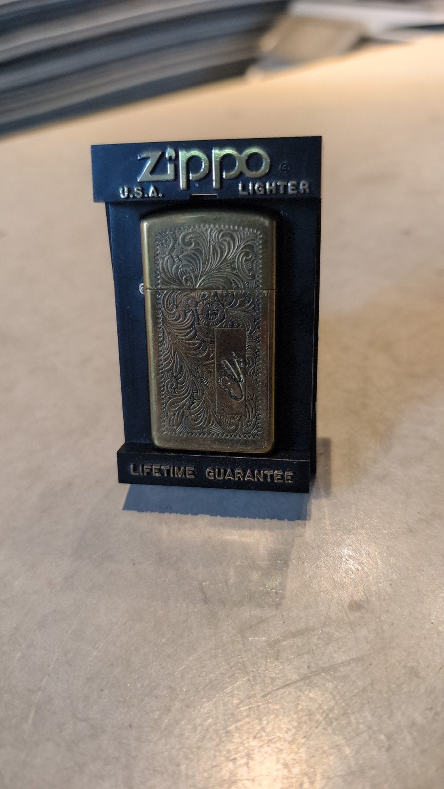 Zippo Lighter Venetian brass slum, Verzenden, Gebruikt, Aansteker