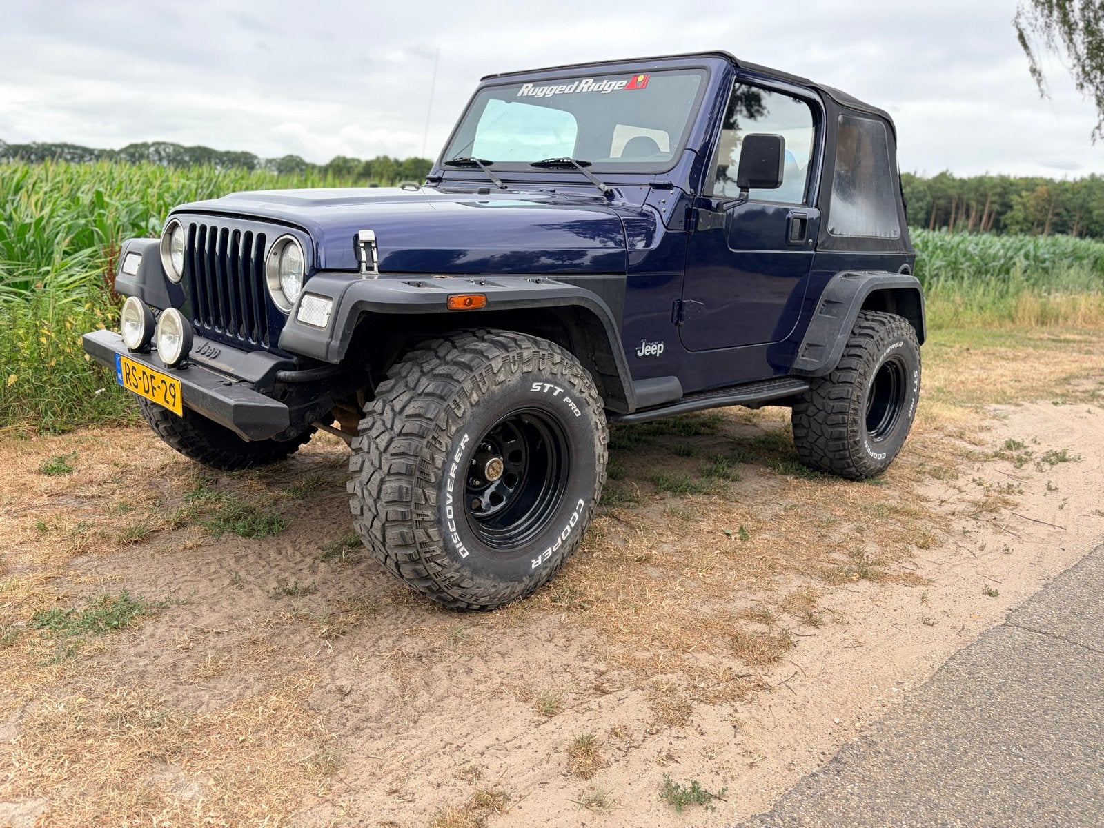 Jeep Wrangler 4.0 I 130KW soft top 1997 Blauw, 450 kg, Blauw, 1125 kg, Origineel Nederlands