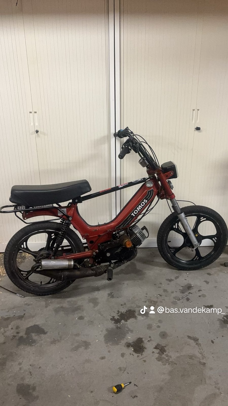 Tomos 70cc parmakit blauw kenteken geldig, Fietsen en Brommers, Brommers | Tomos, Zo goed als nieuw, Standard, Ophalen