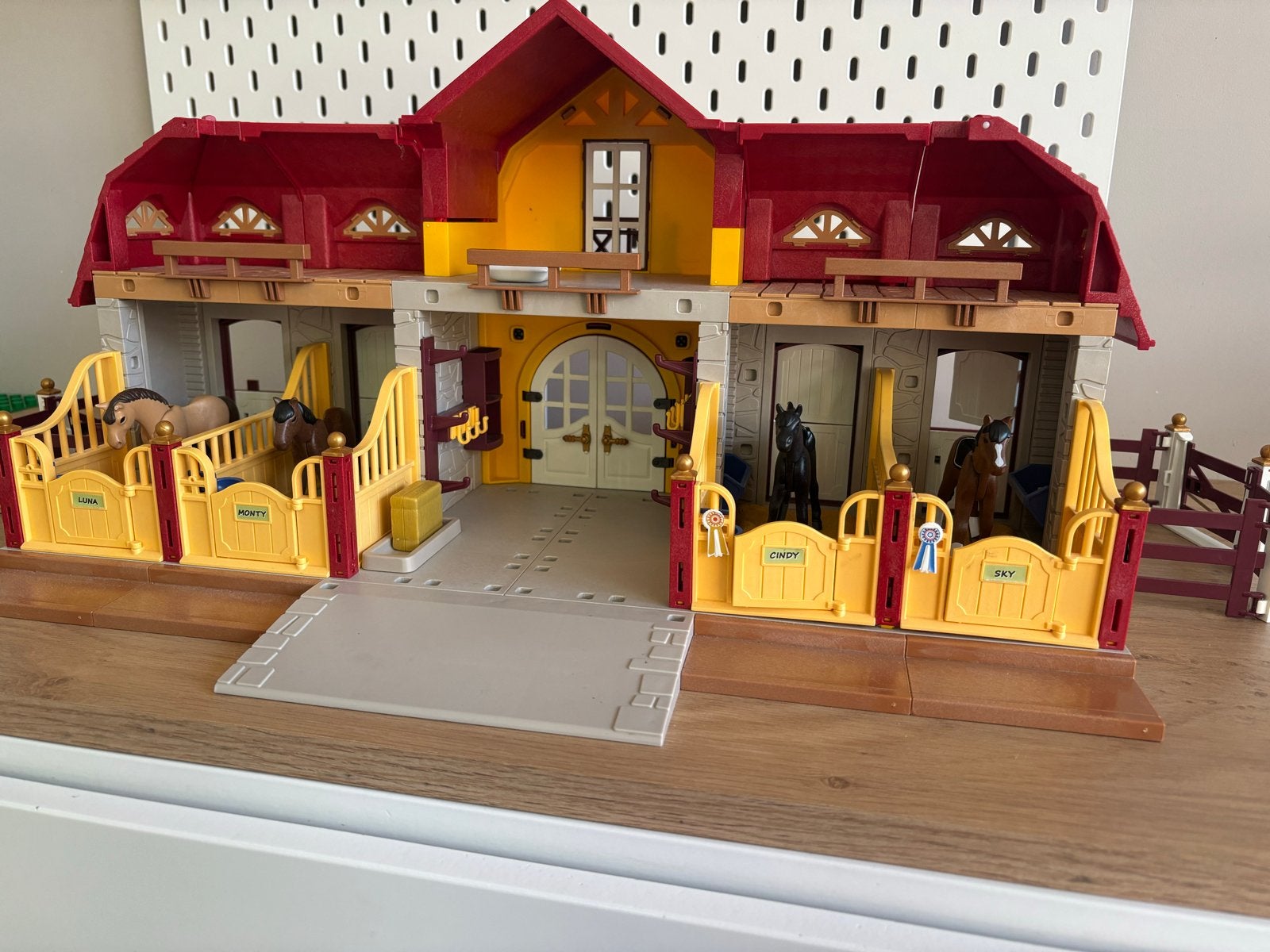 Playmobil Manege met paarden, poppetjes en accessoires, Kinderen en Baby's, Gebruikt, Gebouw, Complete set, Ophalen of Verzenden