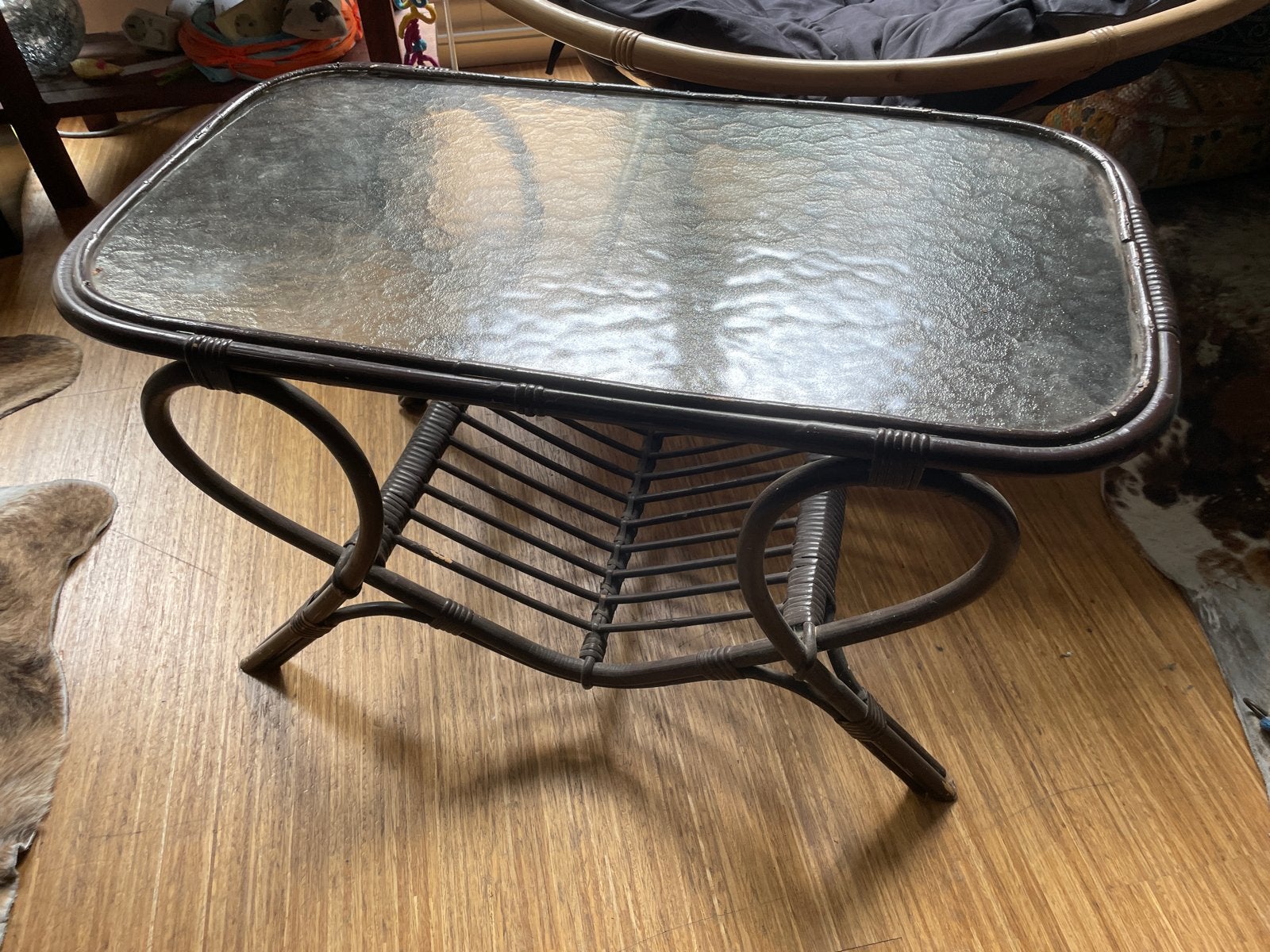 Vintage rotan salontafel met glazen blad, Gebruikt, Overige houtsoorten, 50 tot 100 cm, Ophalen of Verzenden