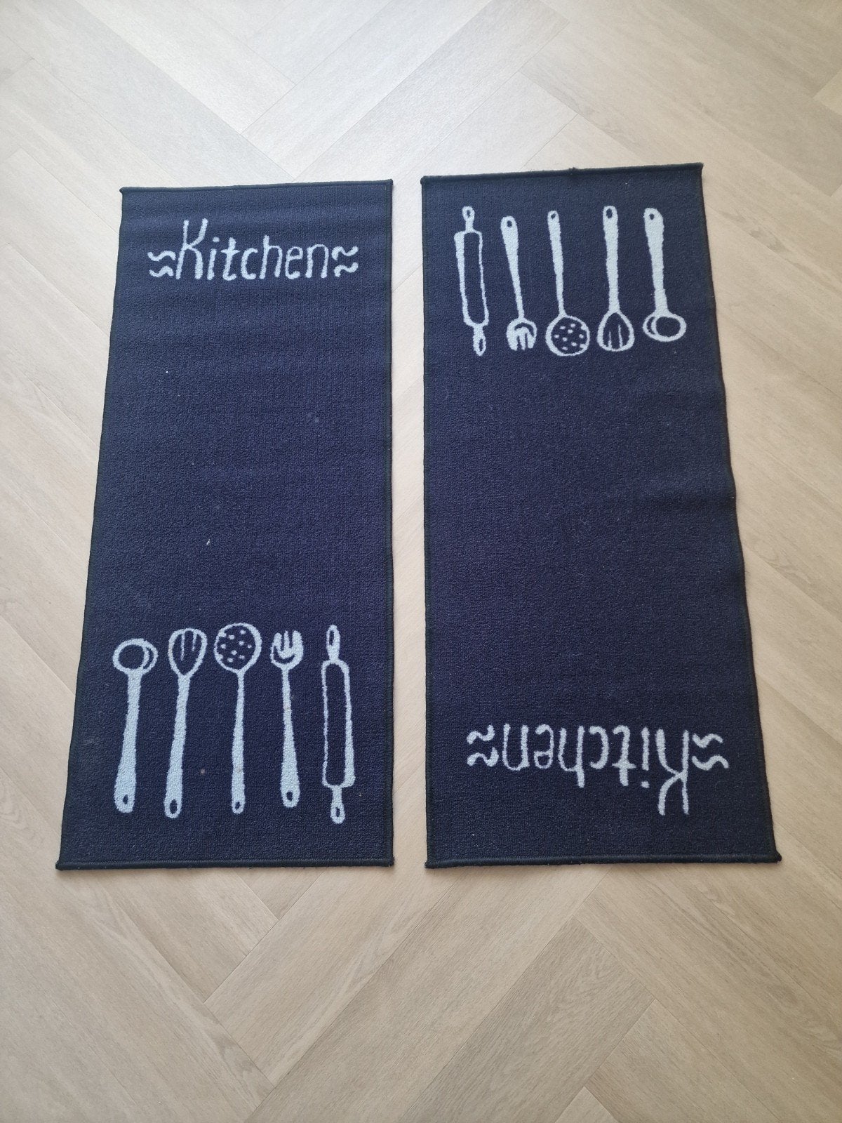Keukenmat - Zwart met witte opdruk - Kitchen, Overige typen, Ophalen of Verzenden, Gebruikt, Zwart