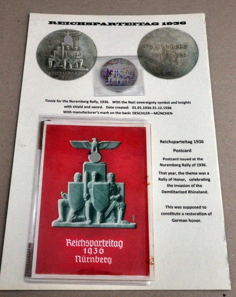 Reichsparteitag 1936.  Medaille - postkaart - foto's., Verzamelen, Ophalen of Verzenden, Overige soorten, Duitsland, Lintje, Medaille of Wings