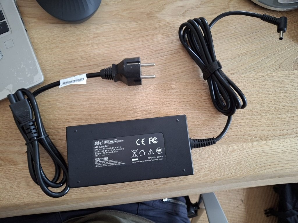 KFD Premium Serie AC Adapter 19.5V 6.67A, Computers en Software, Laptop-opladers, Ophalen, Zo goed als nieuw, KFD